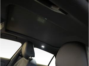 Volkswagen T-Roc 1.5 eTSI DSG R-Line Pano AHK Black Style