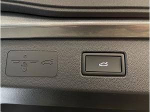 Volkswagen T-Roc 1.5 eTSI DSG R-Line Pano AHK Black Style