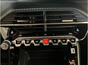 Peugeot 2008 1.2 145 S tyle LED+SHZ+KlimaA+PDC+Facelift