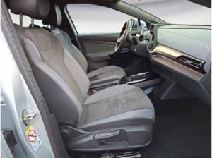 Volkswagen ID.4 Pure mit Infotainment-Paket, Allwetterreifen, Anschlussgarantie