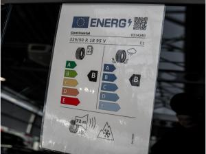 Volkswagen T-Roc R-Line 1.5 l eTSI OPF DSG Pano Kam.