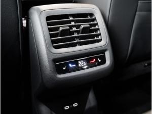 Volkswagen T-Roc R-Line 1.5 l eTSI OPF DSG Pano R-Line AHK