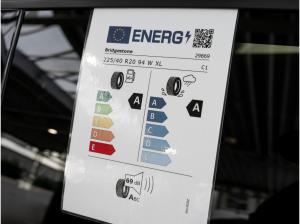 Volkswagen T-Roc R-Line 1.5 l eTSI OPF DSG Pano R-Line AHK