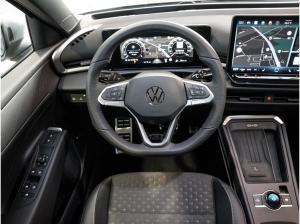 Volkswagen T-Roc R-Line 1.5 l eTSI OPF DSG Pano Kam.