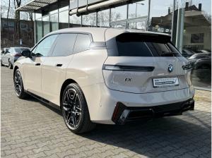 BMW ix M70 xDrive //SkyLounge B&W AHK AC-LadenProf