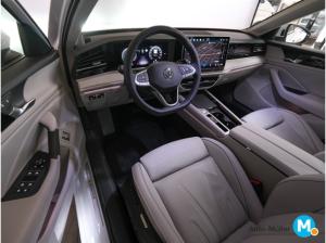 Volkswagen Passat Elegance 1.5 eHybrid 6-Gang-DSG Navi AHK