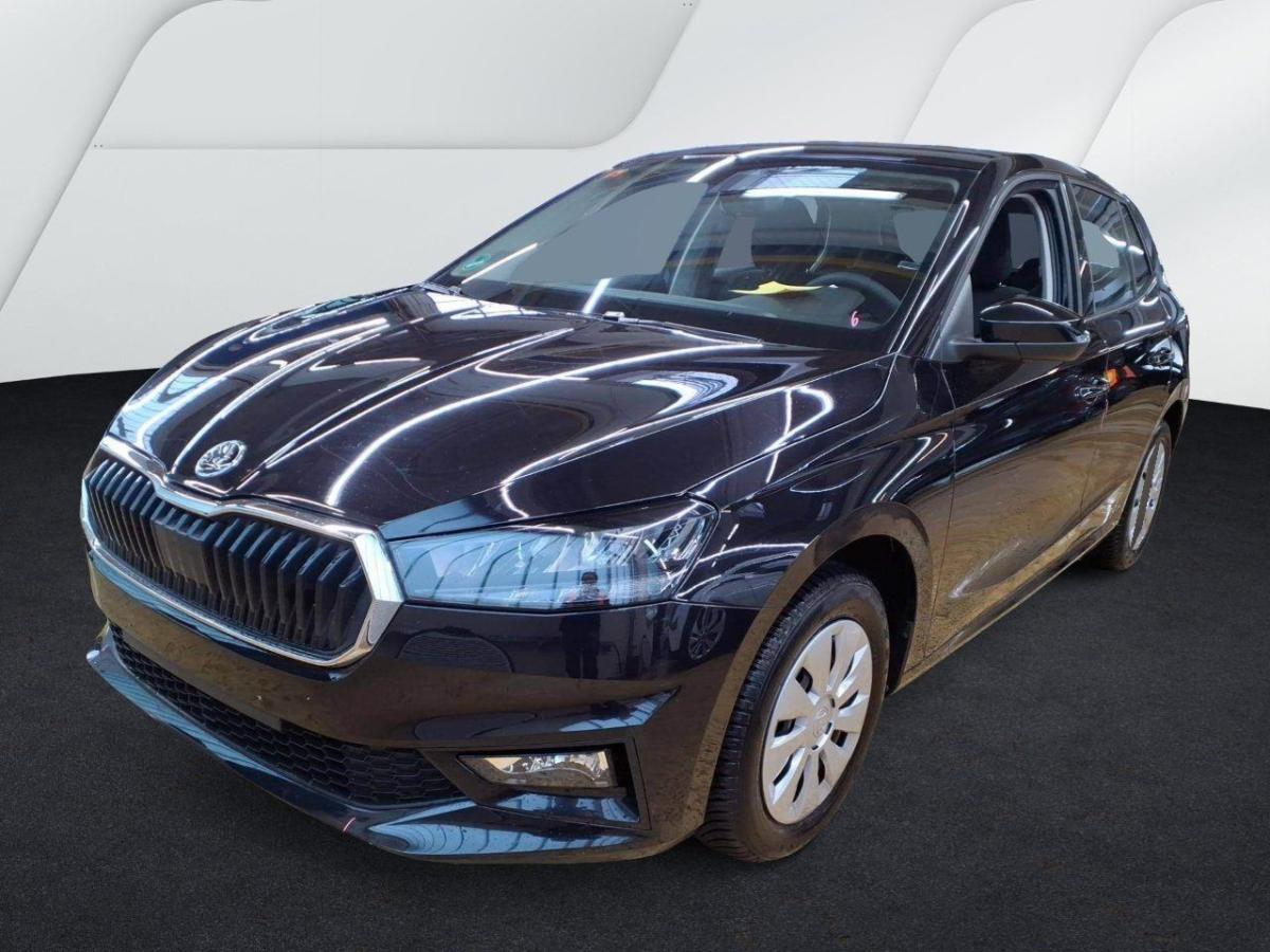 Skoda Fabia Essence 1.0 TSI 70kW - LED Klima Einparkhilfe DAB ZV Allseason