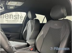 Volkswagen T-Roc TSI DSG R-LINE/BLACK AHK+NAVI+HUD+AREA+MAT