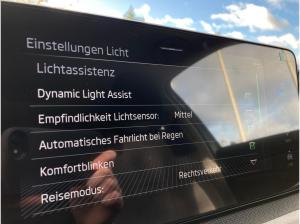 Skoda Kamiq Tour 1.0TSI LED.NAV.PDC.LaneA.WIRELESS.AHK.AMBIENTE.DAB