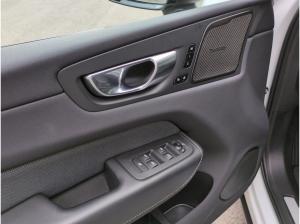 Volvo XC60 B4 (Benzin) Plus Dark 2WD Automatik Bluetooth