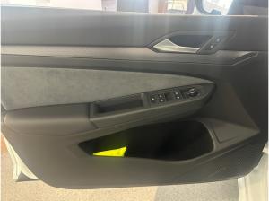 Volkswagen Golf VIII R 2.0TSI DSG 4M PANO+AKRAPOVIC+360°+WR