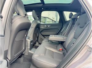 Volvo XC60 T8 AWD ULTRA DARK-360-AHK-B&W-Luft-Pilot-Sofort lieferbar!