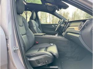 Volvo XC60 T8 AWD ULTRA DARK-360-AHK-B&W-Luft-Pilot-Sofort lieferbar!
