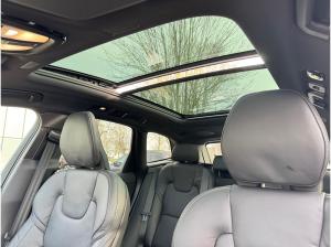 Volvo XC60 T8 AWD ULTRA DARK-360-AHK-B&W-Luft-Pilot-Sofort lieferbar!