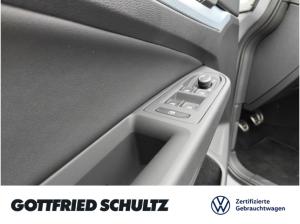 Volkswagen Golf VIII GOAL TSI AHK NAVI SITZHEIZUNG EINPARKHILFE