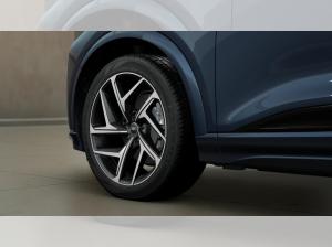 Audi Q6 e-tron SUV performance 225 kW *Panorama-Schiebedach *Tech pro
