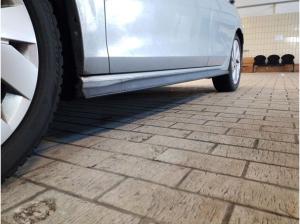 Volkswagen Golf VIII GTI 2.0 TSI DSG BlackStyle PANO Matrix-LED HeadUpDisplay Navi KeylessAccess AreaView Standheizu