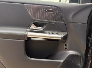 Mercedes-Benz GLA 180 d Progressive Distronic Panorama 360°-K.