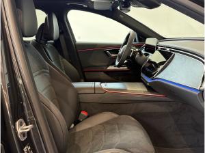 Mercedes-Benz E 200 4M T AMG Night DigitalLight Pano AHK 360°K