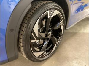 Volkswagen T-Roc R-Line 1.5l eTSI DSG IQ.LIGHT,PDC,NAVI,ACC,HuD