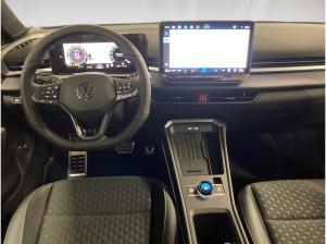 Volkswagen T-Roc R-Line 1.5l eTSI DSG IQ.LIGHT,PDC,NAVI,ACC,HuD