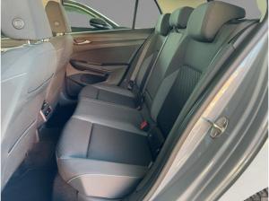 Volkswagen Golf VIII Active 1.5 TSI LED HUD KAM STANDHZG