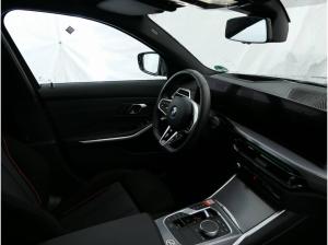 BMW 330 i xDr. Tour. "M Sport"  AHK, ACC, Parkass. +, LC Prof., uvm.
