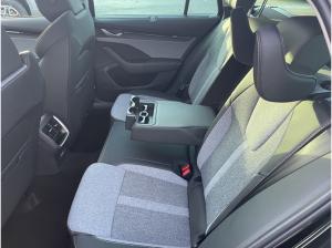 Skoda Octavia Combi 2.0 TDI *PRIVAT*SOFORT* l DSG l AHK l PANO l NAVI l MATRIX l 360°