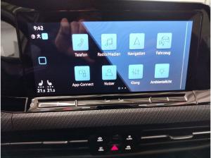Volkswagen Golf VIII 2.0 TSI DSG 4M. R Akrapovic Black Style Harman Kardon Navi IQ.Light DAB+ FrontAssist