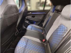 Volkswagen Golf VIII 2.0 TSI DSG 4M. R Akrapovic Black Style Harman Kardon Navi IQ.Light DAB+ FrontAssist