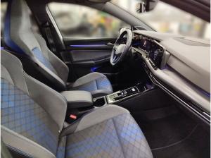 Volkswagen Golf VIII 2.0 TSI DSG 4M. R Akrapovic Black Style Harman Kardon Navi IQ.Light DAB+ FrontAssist