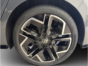 Volkswagen Golf R-Line 1.5 eTSI 150 PS DSG *BLACK STYLE*MATRIX*AHK*NAV*HEAD UP*KEYLESS*48.355€*