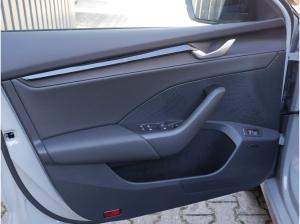 Skoda Octavia 2.0 TSI DSG RS ACC PANO MATRIX-LED AHK *856*