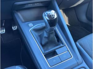Volkswagen Golf VIII GOAL 1.5 TSI LED+ AHZV APP PDC TRAVEL