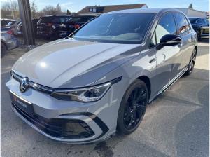 Volkswagen Golf VIII 1.5 eTSI DSG R-Line "Black Style" NAVI APP