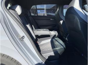 Volkswagen Golf VIII 1.5 eTSI DSG R-Line "Black Style" NAVI APP