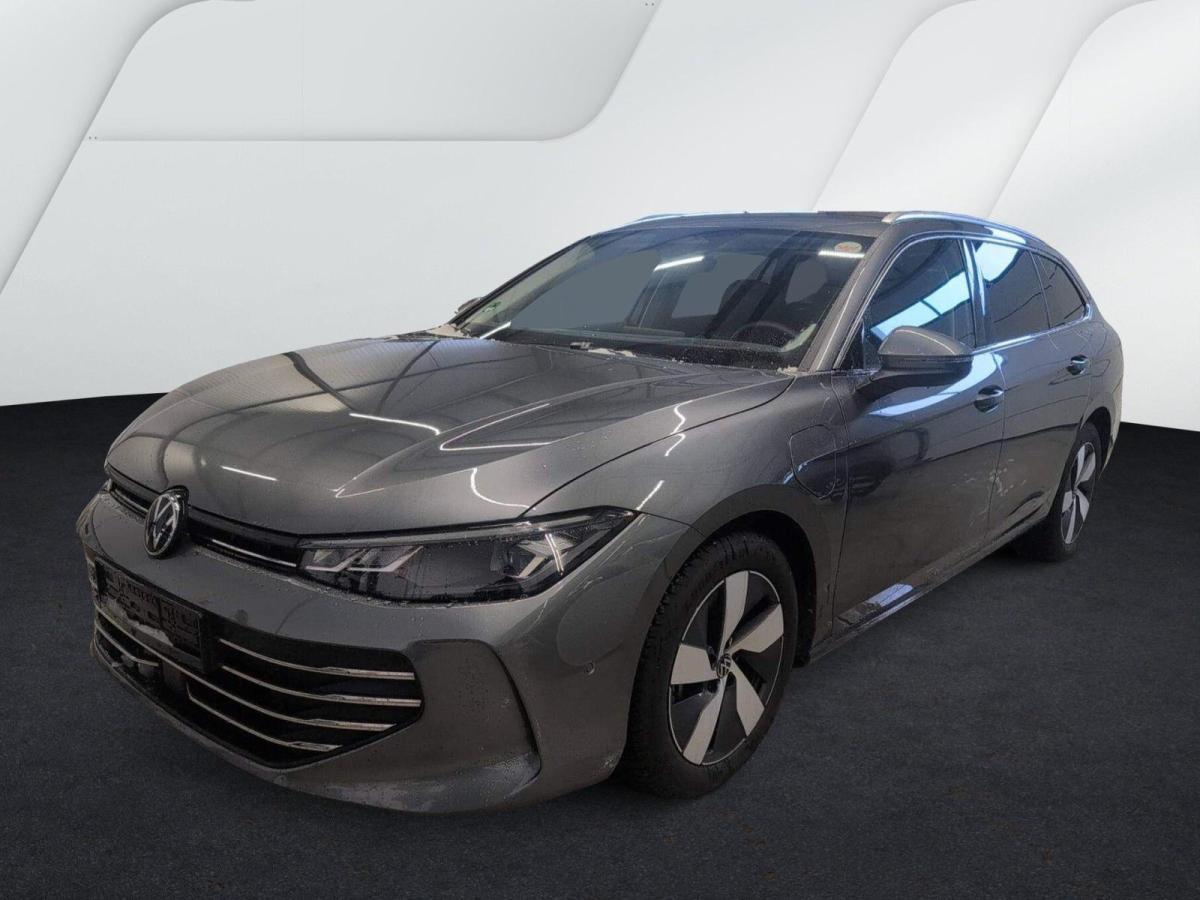 Volkswagen Passat Variant Business 1.5 TSI eHybrid 110kW DSG - ACC AHK Rear View Navi LED HUD Massage SHZ PDC