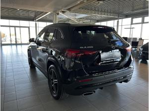 Mercedes-Benz GLA 200 AMG Line Advanced Plus+AHK+Park-Paket mit 360°-Kamera+DISTRONIC+Winter-Paket+MULTIBEAM LED