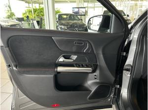 Mercedes-Benz GLA 200 d 4MATIC+AMG Line Advanced Plus+Pano+Park-Paket mit 360°-Kamera+MULTIBEAM LED