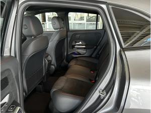 Mercedes-Benz GLA 200 d 4MATIC+AMG Line Advanced Plus+Pano+Park-Paket mit 360°-Kamera+MULTIBEAM LED