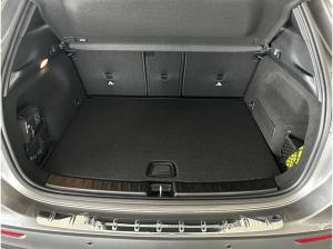 Mercedes-Benz GLA 200 d 4MATIC+AMG Line Advanced Plus+Pano+Park-Paket mit 360°-Kamera+MULTIBEAM LED