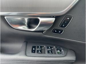 Volvo V90 D4 Momentum SHZ PDC LED LEDER