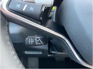 Skoda Karoq Selection Tour 1.5 TSI 110kW DSG - AHK Pano ACC Virtual Cockpit Navi Area View LM MFL Smart Link LED