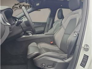 Volvo XC60 B5 AWD Plus Dark LUFT PANO HUD LM21 360° LED