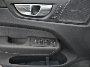 Volvo XC60 B5 AWD Plus Dark LUFT PANO HUD LM21 360° LED