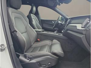 Volvo XC60 B5 AWD Plus Dark LUFT PANO HUD LM21 360° LED