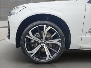 Volvo XC60 B5 AWD Plus Dark LUFT PANO HUD LM21 360° LED