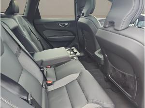 Volvo XC60 B5 AWD Plus Dark LUFT PANO HUD LM21 360° LED