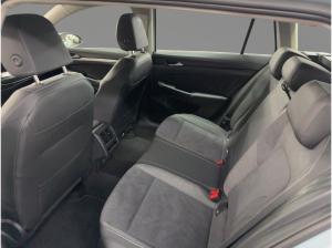 Volkswagen Golf Variant Style 2.0 TDI DSG 18 AHK HuD PANO