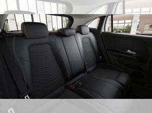 Mercedes-Benz GLA 180 +Totwinkel-Assistent+Smartphone Integration+PARKTRONIC+Winter-Paket+Verkehrszeichen-Assistent